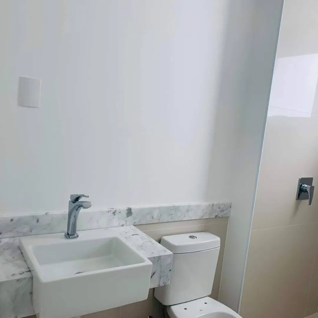 Lavabo com bancada em mármore